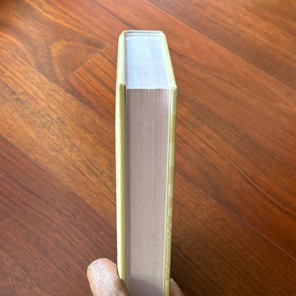 "The Confident Woman Devotional" Hardcover Book by Joyce Meyer - Picture 6 of 6